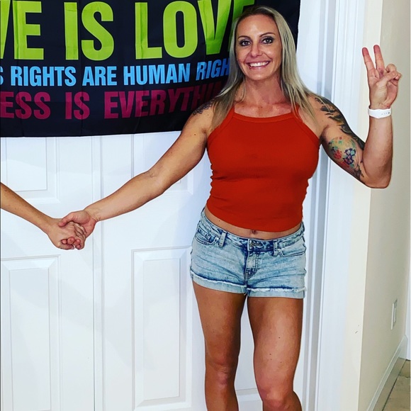 Meet your Posher, Andrea - Picture 1 of 1